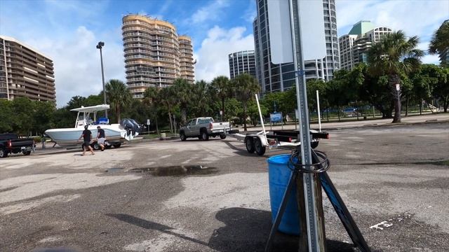 How to Quickly and Safely Launch Your Boat by Yourself - SOLO #boattrailer #boatlaunch #boatramp смотреть онлайн