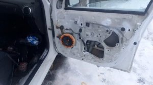 Замена передней штатной акустики Renault Logan 2 на DL Audio Barracuda 165