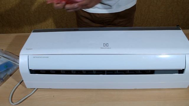 Кондиционер ELECTROLUX Fusion EACS 09HF N3. Электролюкс
