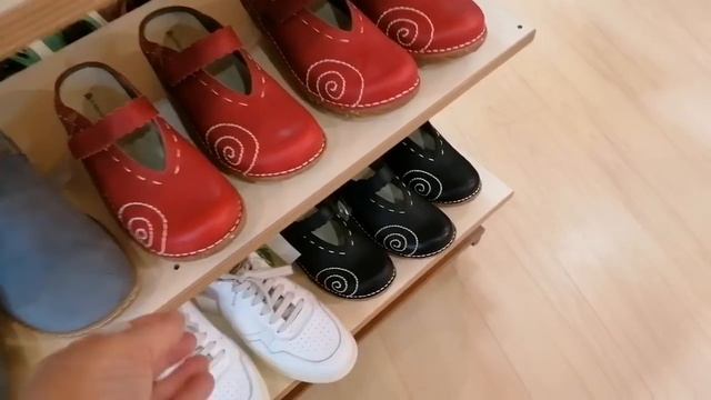 Что лучше для лета? Кроссовки или сандалии? Как выбрать? Новинки 2023, Финляндия, Kenkärepo, Шопинг смотреть онлайн