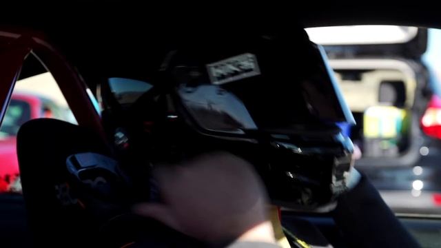 Driving line Driver battle: Nissan Skyline R32 GT-R vs. Porsche 996 Turbo (RWD) смотреть онлайн