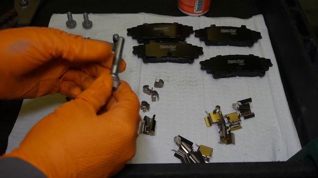 Toyota Sienna rear brake pad replacement | 2011 - 2020 смотреть онлайн