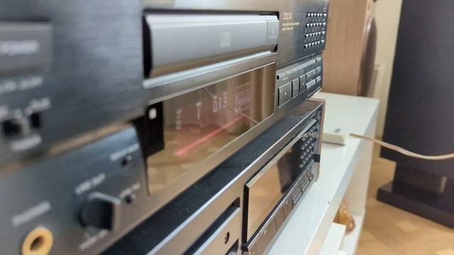 Sony CDP-333ESA смотреть онлайн
