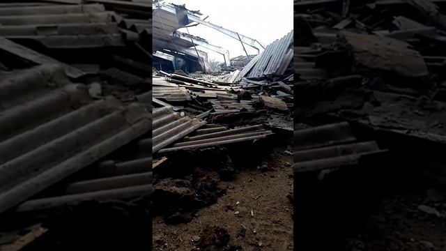 Уничтоженный ангар с техникой ВСУ/Destroyed AFU depot with vehicles