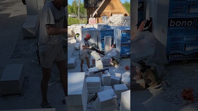 БЕЛОРУССКИЙ СТАНОК ДЛЯ РЕЗКИ ГАЗОБЕТОНА / КАК МЫ ДЕЛАЕМ U БЛОКИ? #shorts смотреть онлайн