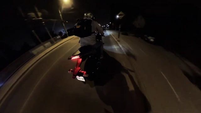YAMAHA R3 Tubo escape full llamas ,(TIRANDO FUEGO) смотреть онлайн