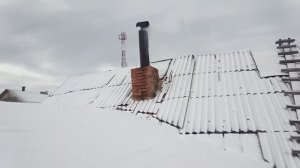 Прочищаю дымоход по совету интернета, солью и осиновыми дровами,но Новогоднего чуда не произошло!