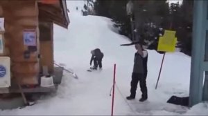 Сноубордист и бугельный подъемник микс
