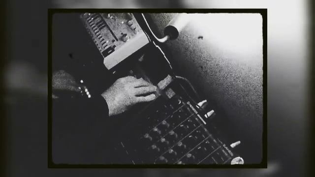 Groovebox Roland MC505/ Behringer TD-3 live jam dark techno смотреть онлайн