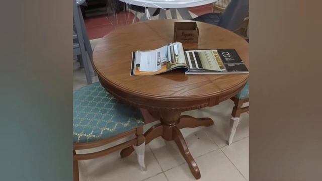 Круглые столы из массива дуба и бука, цвета по каталогу RAL