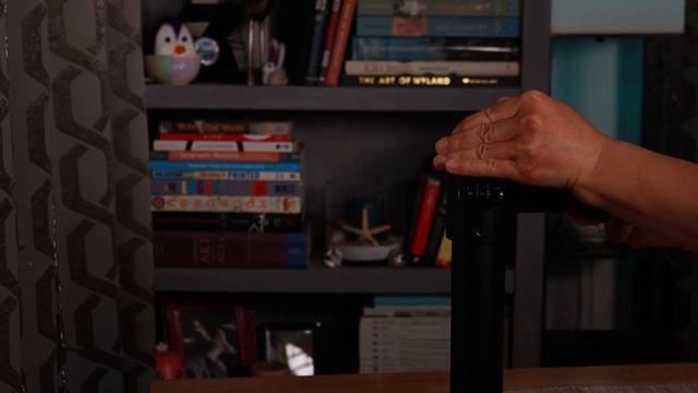 How To Assemble an Amazon Basics Monitor Stand | Teal Tips смотреть онлайн