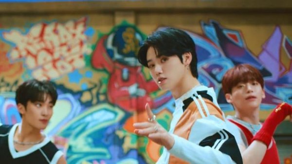 CRAVITY 크래비티 'Ready or Not' MV