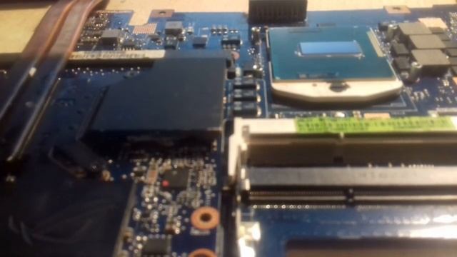 Замена видеокарты в ноутбуке ASUS ROG G75VW|Ноутбук после сервиса! Мастер съел болты и погрыз корпус смотреть онлайн