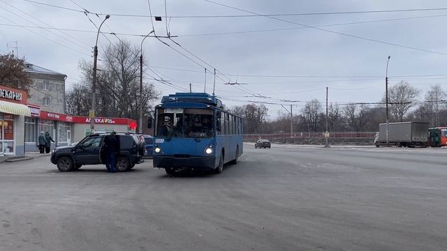 "Октябрьский городок!" Троллейбус ВЗТМ-5284 №1083 изменённым маршрутом №5 смотреть онлайн