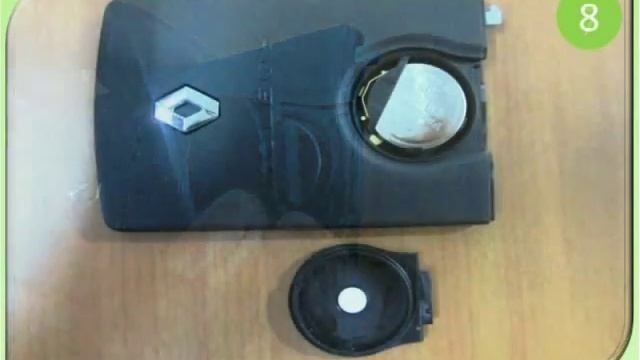 Renault Koleos, Fluence & Capture: Smart Access Card battery removing process. смотреть онлайн