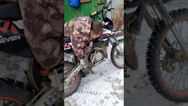 Oбзор на мой питбайк.Regulmoto seven medalist. смотреть онлайн