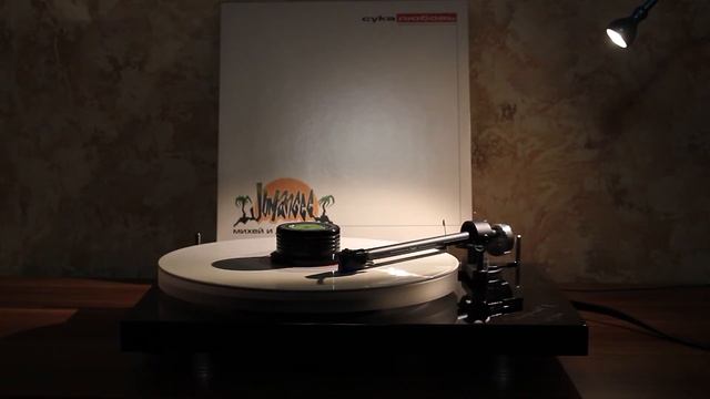 Михей и Джуманджи & Инна Стилл - Туда (Винил) смотреть онлайн