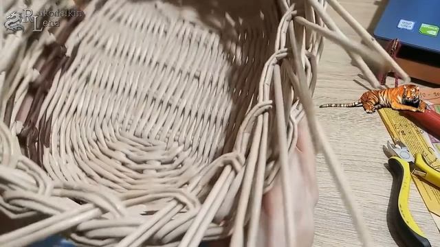 Чудесная объемная ЗАГИБКА/плетение из газетных трубочек смотреть онлайн