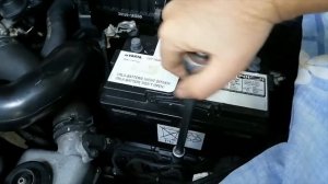 How to Remove or replace  Battery Hyundai i30
