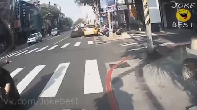 Прикольное видео с мотоцикламимото  приколы на мотоциклах смешное видео ржака жесть fails