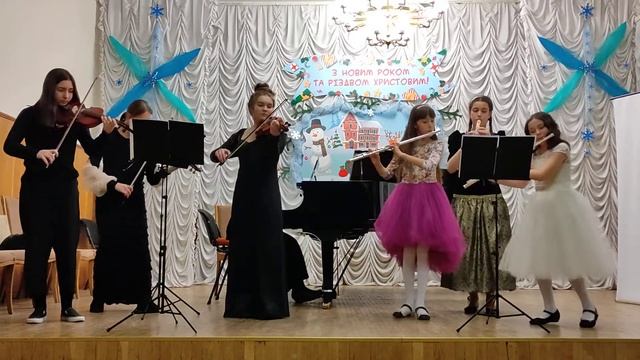 Под музыку Вивальди. Ансамбль флейтистов «Flatus» (А.Синякова), ансамбль скрипачей (Л.Антонюк) КДМШ смотреть онлайн