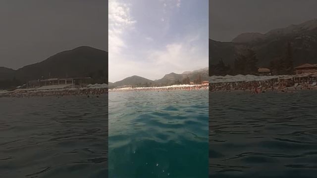Вид с буйков на Будванскую ривьеру, Будва, Черногория смотреть онлайн