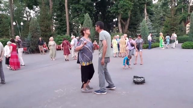 АХ, СМУГЛЯНКА-МОЛДОВАНОЧКА! ТАНЦЫ ХАРЬКОВ СЧАСТЛИВЫЕ МОМЕНТЫ смотреть онлайн