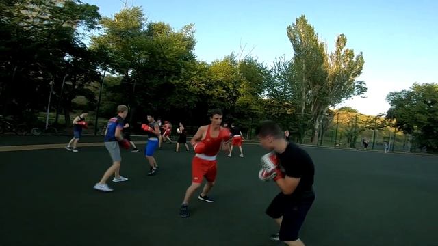 Совместная тренировка спортсменов отделения бокса СДЮШОР-13 Таганрога с боксёрами из ДНР смотреть онлайн