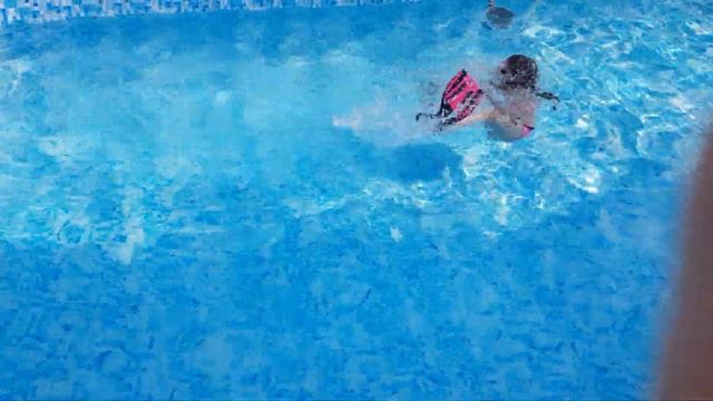 Танцы в воде и на воде. 2019. Дана 7 лет. Самоучка смотреть онлайн