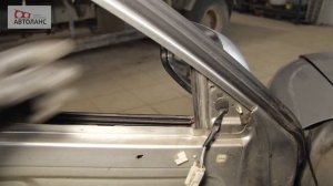 Подробный разбор передних и задних дверей на Mitsubishi Carisma