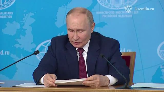 Глава государства проводит встречу с руководством Министерства иностранных дел Мир стремительно мен смотреть онлайн
