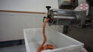 Набивка колбас, сосисок. Шприц колбасный вакуумный, перекрутчик для сосисок ИПКС-047МП(Н)