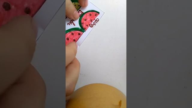 Распаковка бумажных сюрпризов School и фрукты смотреть онлайн