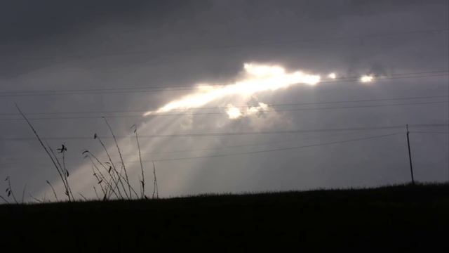 ЛУЧ СОЛНЦА НИТЬЮ ЗОЛОТОЙ (ВАРАШ. ИЗ ОКНА НА РАБОТЕ) (SUNSET) смотреть онлайн