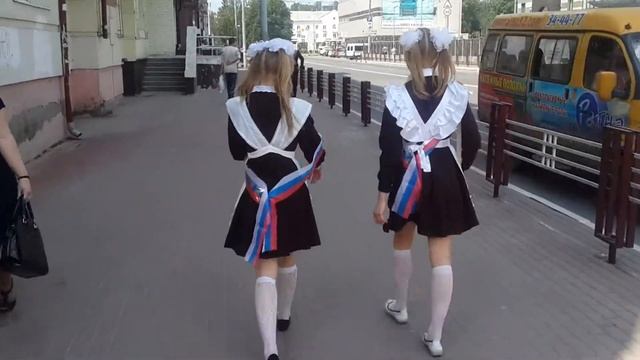 Алёнка и Алина (Вид сзади) смотреть онлайн