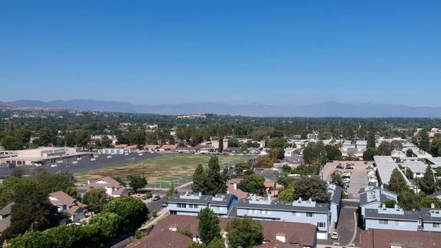 НЛО случайно заснятое на камеру дрона в США Калифорния UFO смотреть онлайн