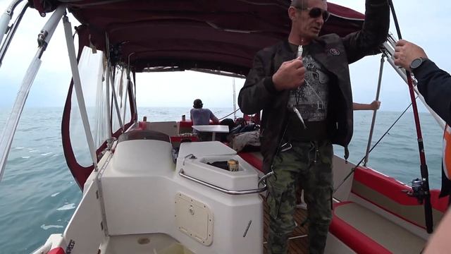 Рыбалка в море. Что из себя представляет рыбалка в море, которую предлагают в Сочи? 4К видео. смотреть онлайн