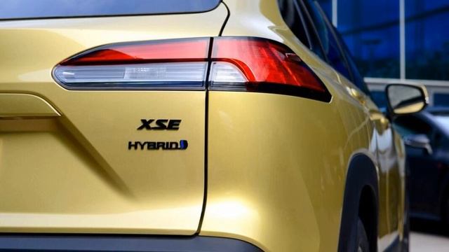 2023 Toyota Corolla Cross Hybrid Debuts With More Efficiency, Fresh Tech