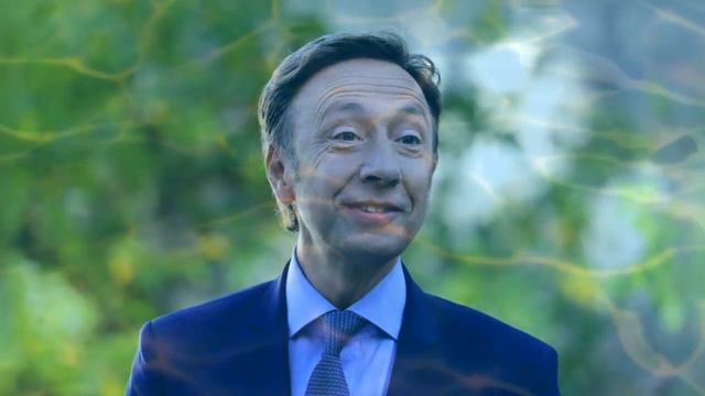 Stéphane Bern : son petit tacle passé (presque) inaperçu à Barbara Pompili смотреть онлайн