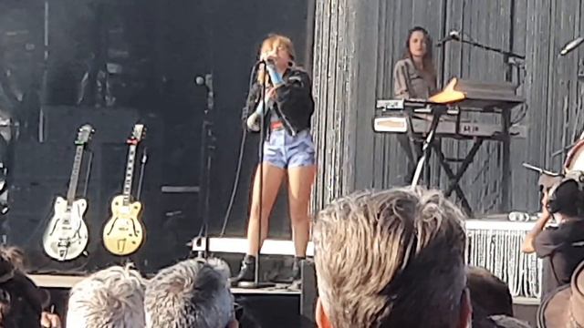 Izia - Dragon de métal (extrait) - Beauregard 20220707 193326 смотреть онлайн