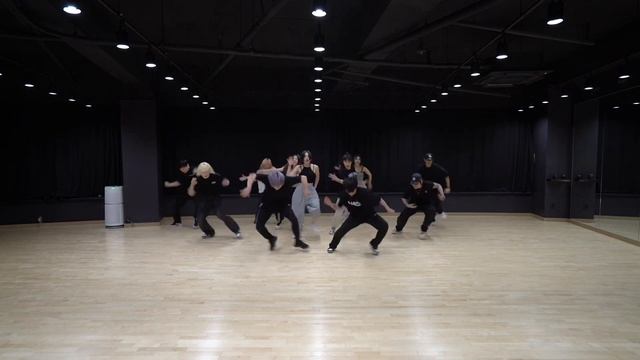 Go Hard (TWICE) to the dance of Undercover (CRAXY) смотреть онлайн