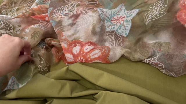 Шелковый муслин и оливковая костюмная ткань. Очень милое сочетание. смотреть онлайн