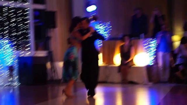 Yanina Quinones and Neri Piliu dancing Una Fija by Carlos Di Sarli at Tango D'amore festival 2015 смотреть онлайн