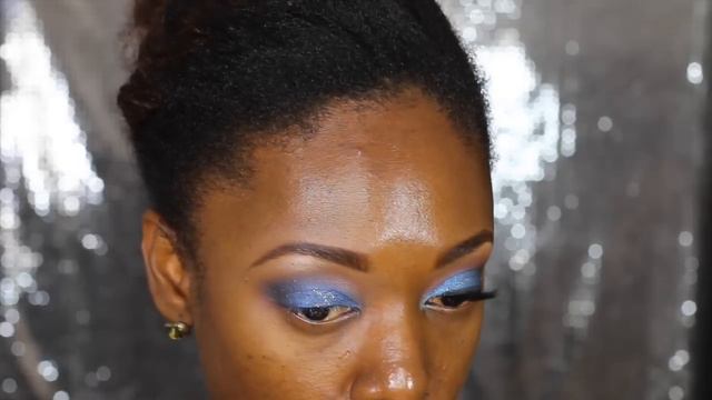Blue & Silver Glitter Smokey Eye| Makeup Tutorial смотреть онлайн