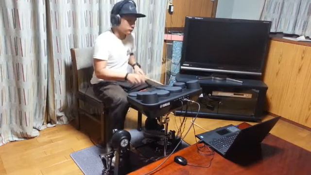 Locked out heaven by Bruno Mars Yamaha DD75 Drum Cover смотреть онлайн