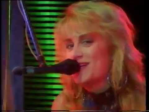 The Bangles - Going Down to Liverpool (Old Grey Whistle Test, 1.07.1986) смотреть онлайн