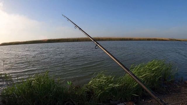 Рыбалка с ночёвкой на Маныче , отличный улов ! смотреть онлайн