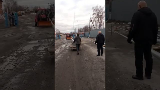 Перемещение груза по строительной площадке смотреть онлайн