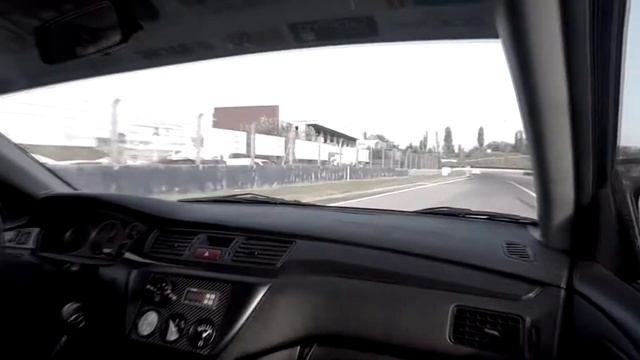 Универсальный солдат Mitsubishi Lancer Evolution IX