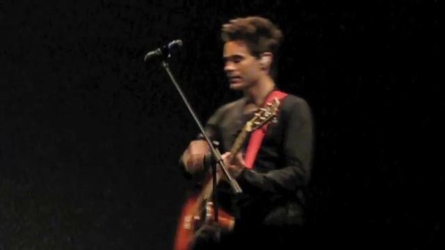 JARED LETO of 30 SECONDS TO MARS Sings "Hurricane" 2.21.11 смотреть онлайн